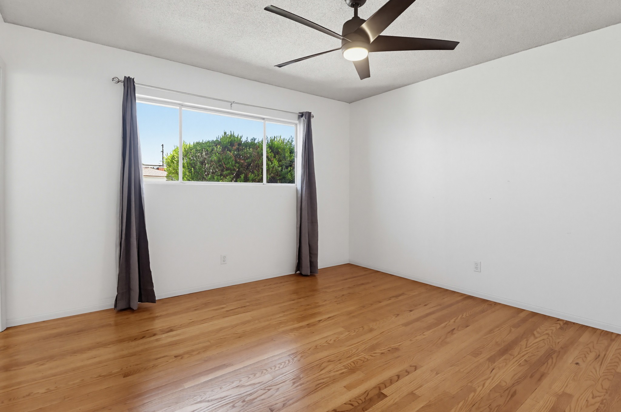 Virtual tour photo 22 of 48 for 772 Applewood Dr