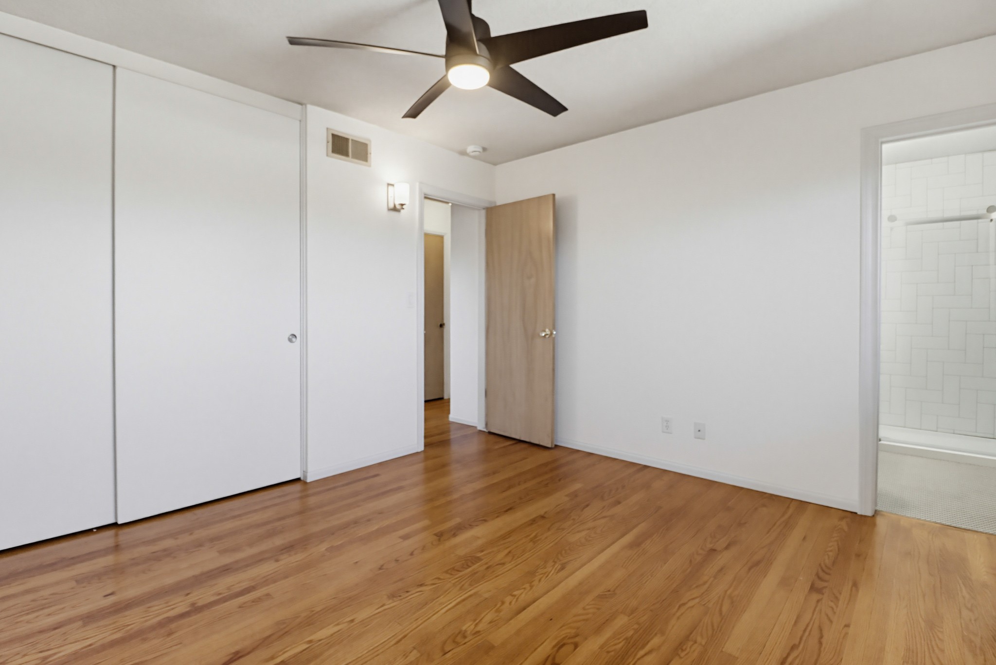 Virtual tour photo 24 of 48 for 772 Applewood Dr