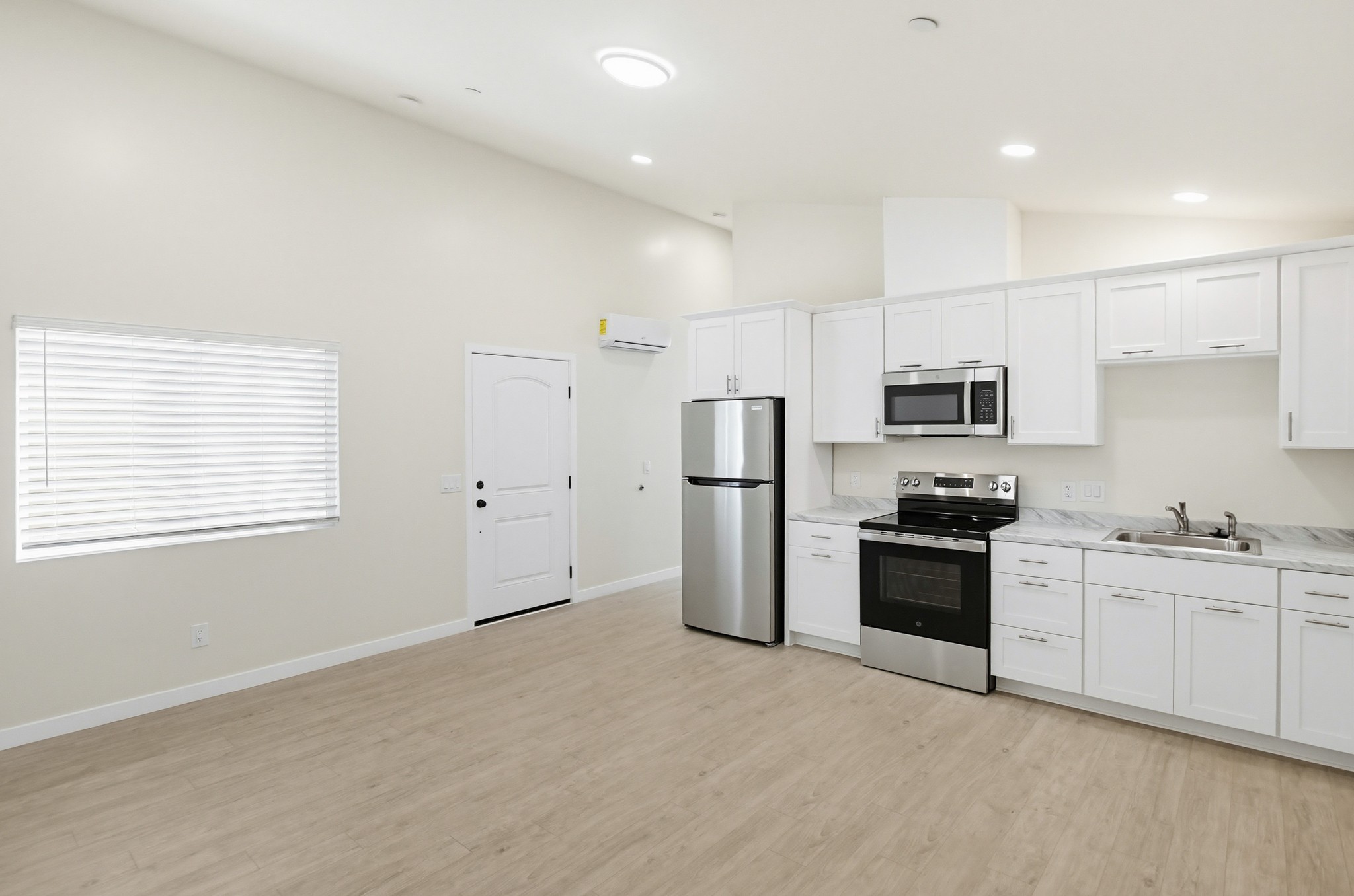 Virtual tour photo 9 of 34 for 772 N Alda Dr