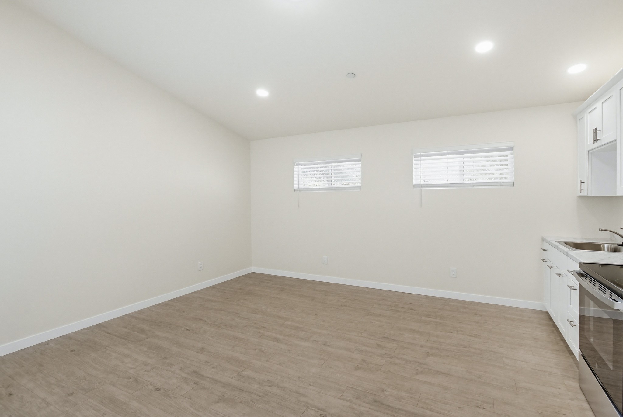 Virtual tour photo 15 of 34 for 772 N Alda Dr