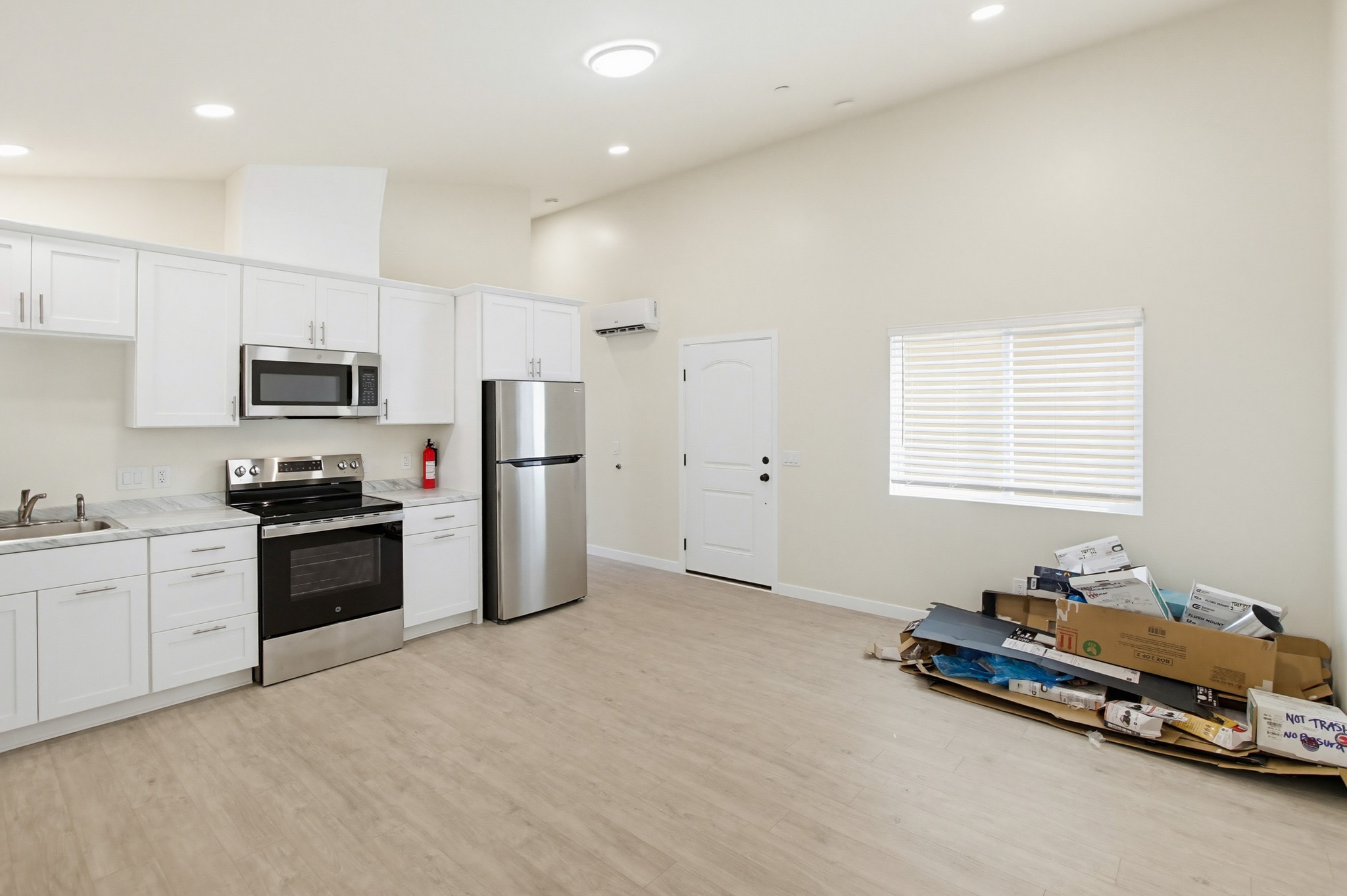 Virtual tour photo 21 of 34 for 772 N Alda Dr