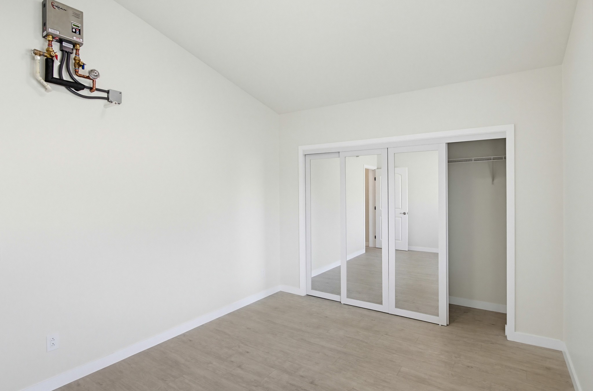 Virtual tour photo 24 of 34 for 772 N Alda Dr