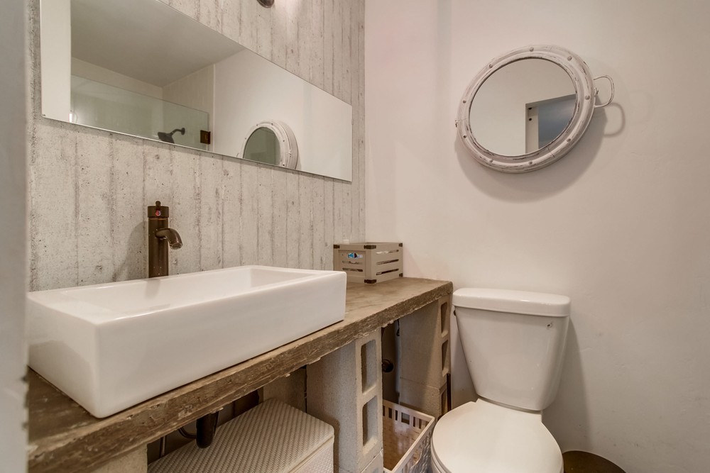 Virtual tour photo 30 of 40 for 772 Sapphire St