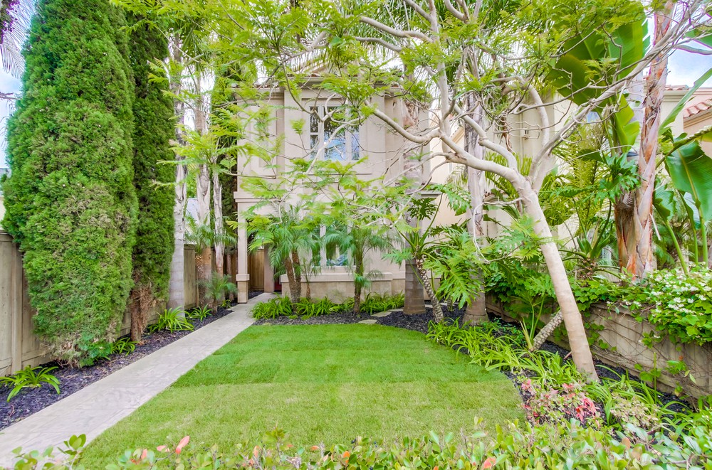 Virtual tour photo 4 of 64 for 773 Sapphire St