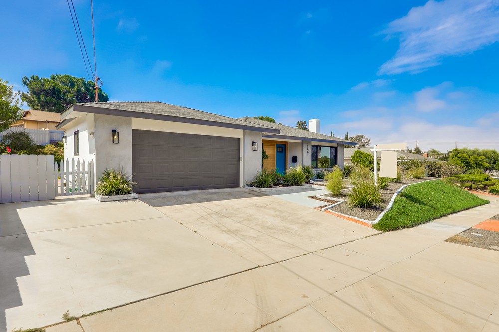 Virtual tour photo 5 of 32 for 7739 Lake Tahoe Ave
