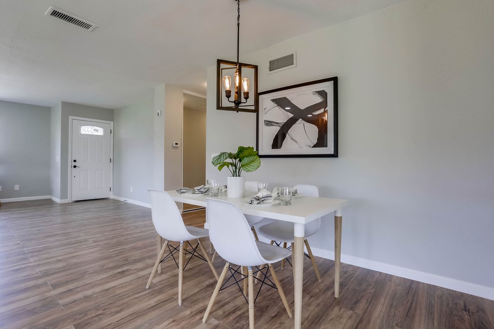 Virtual tour photo 9 of 34 for 7745 Parkdale Cove