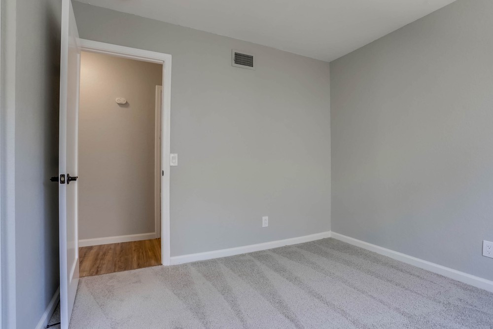 Virtual tour photo 28 of 34 for 7745 Parkdale Cove