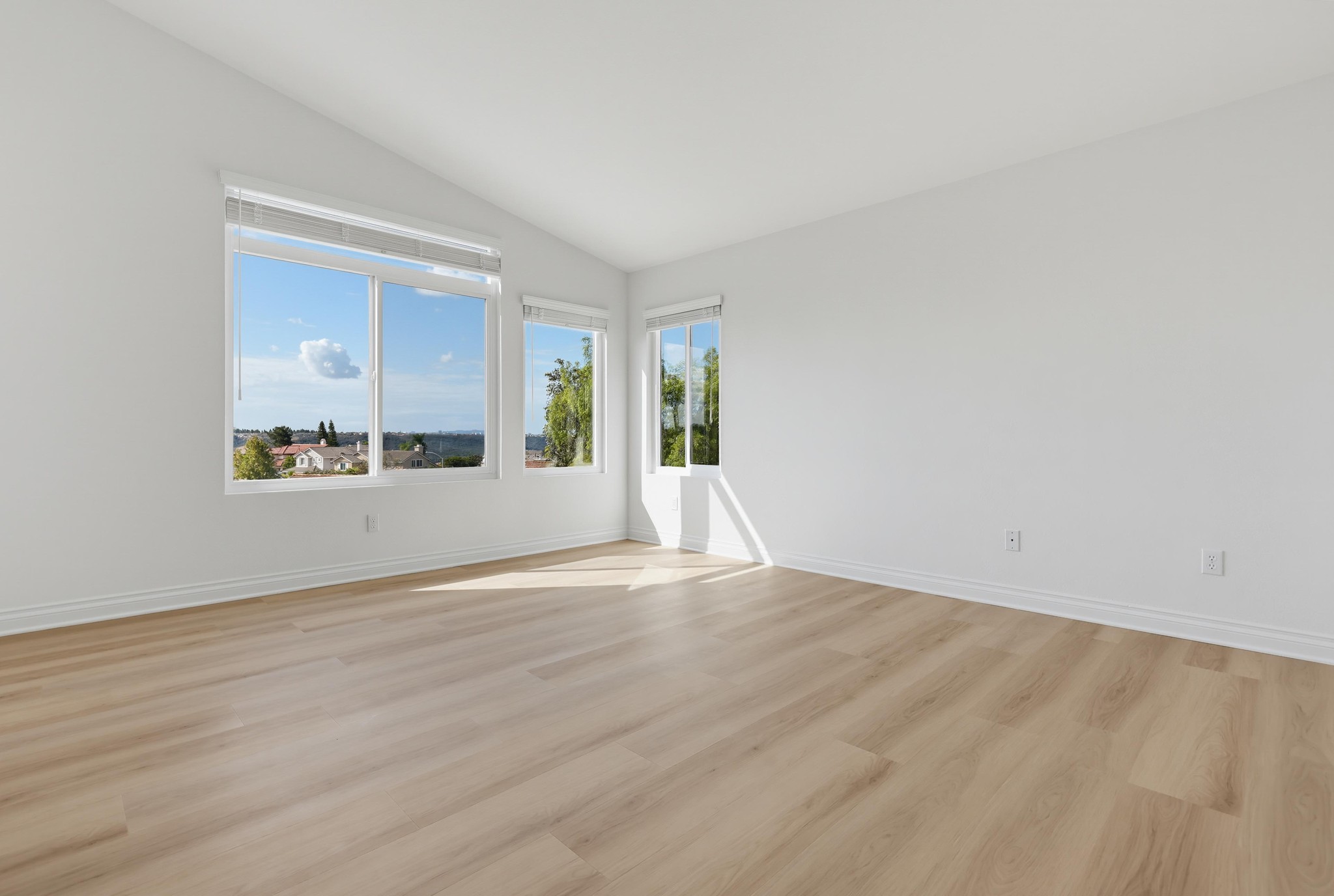 Virtual tour photo 56 of 83 for 7753 Roan Rd