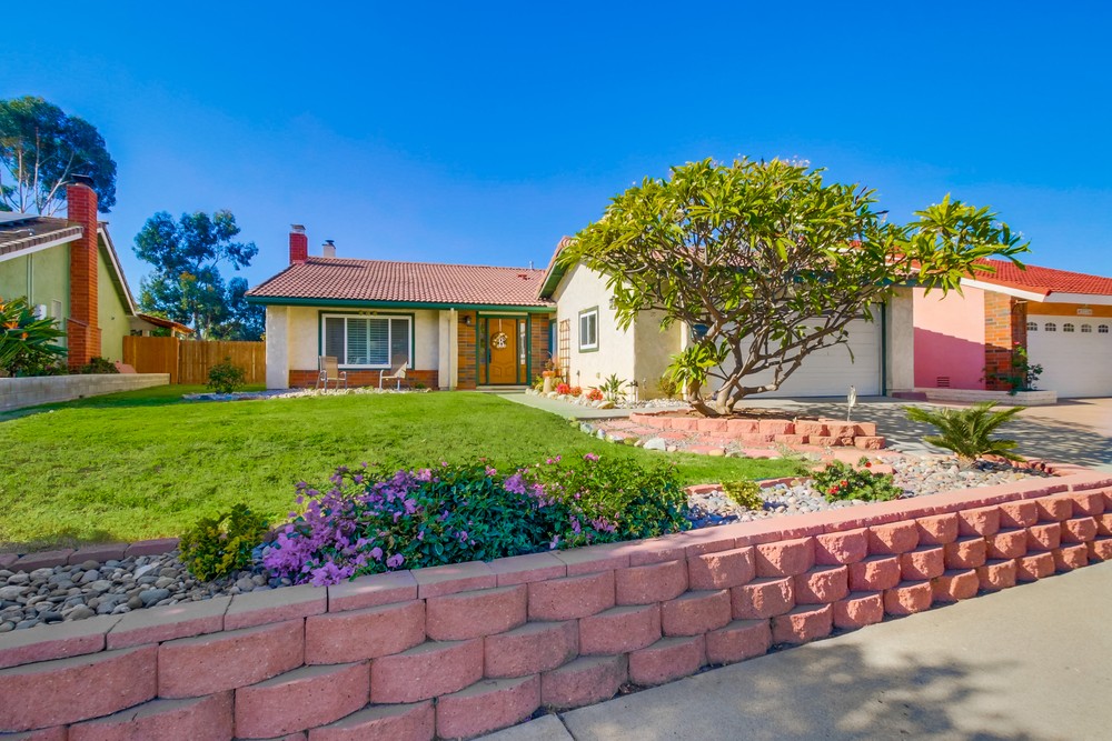 Virtual tour photo 5 of 63 for 7760Hillandale Dr  San Diego