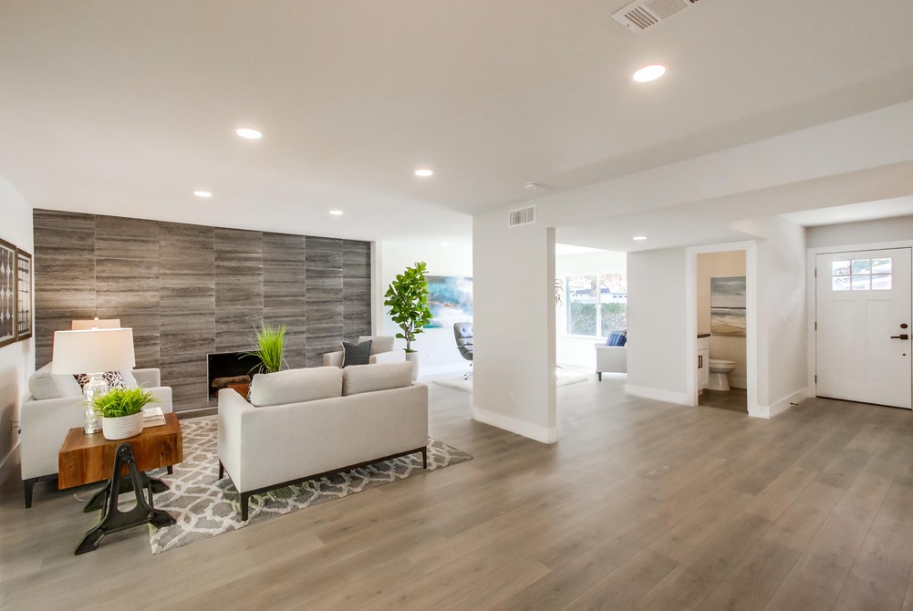 Virtual tour photo 11 of 61 for 7772 Cedar Lake Ave