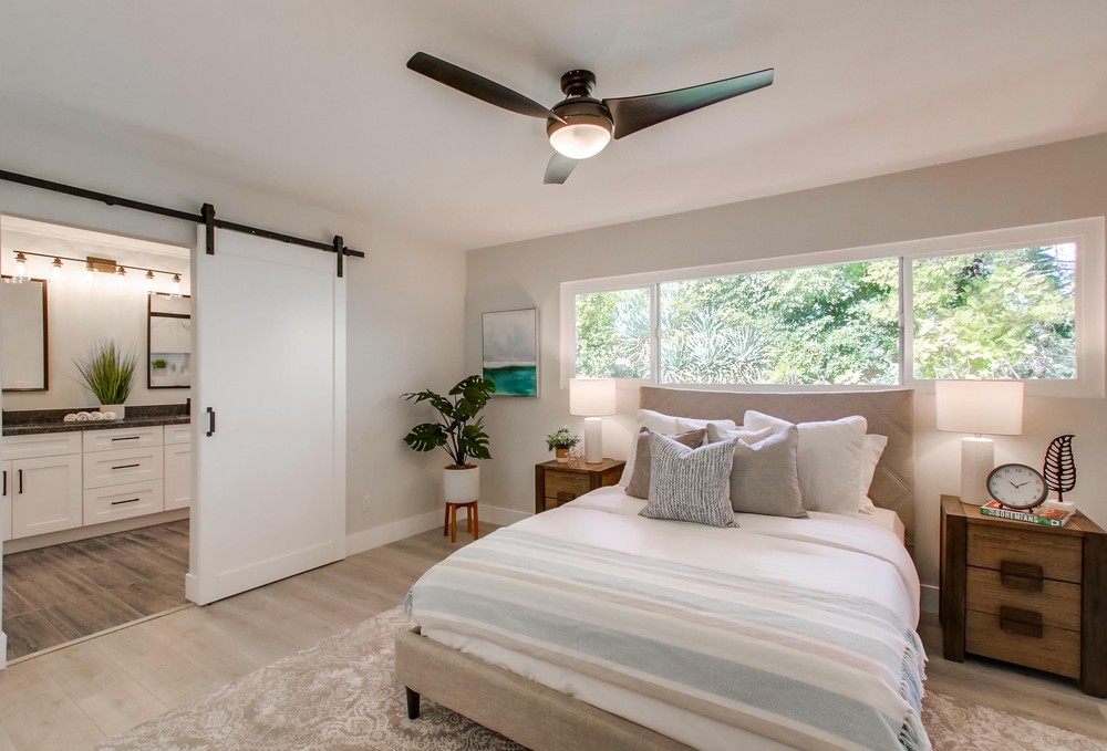 Virtual tour photo 27 of 61 for 7772 Cedar Lake Ave