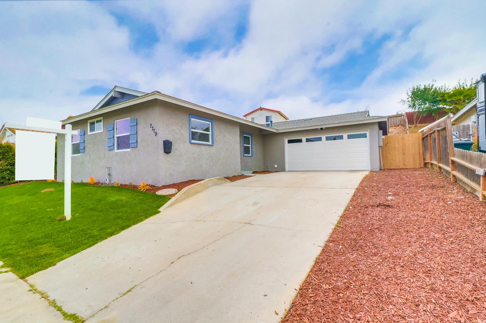 Virtual tour photo 3 of 40 for 7779 Shadyglade Ln