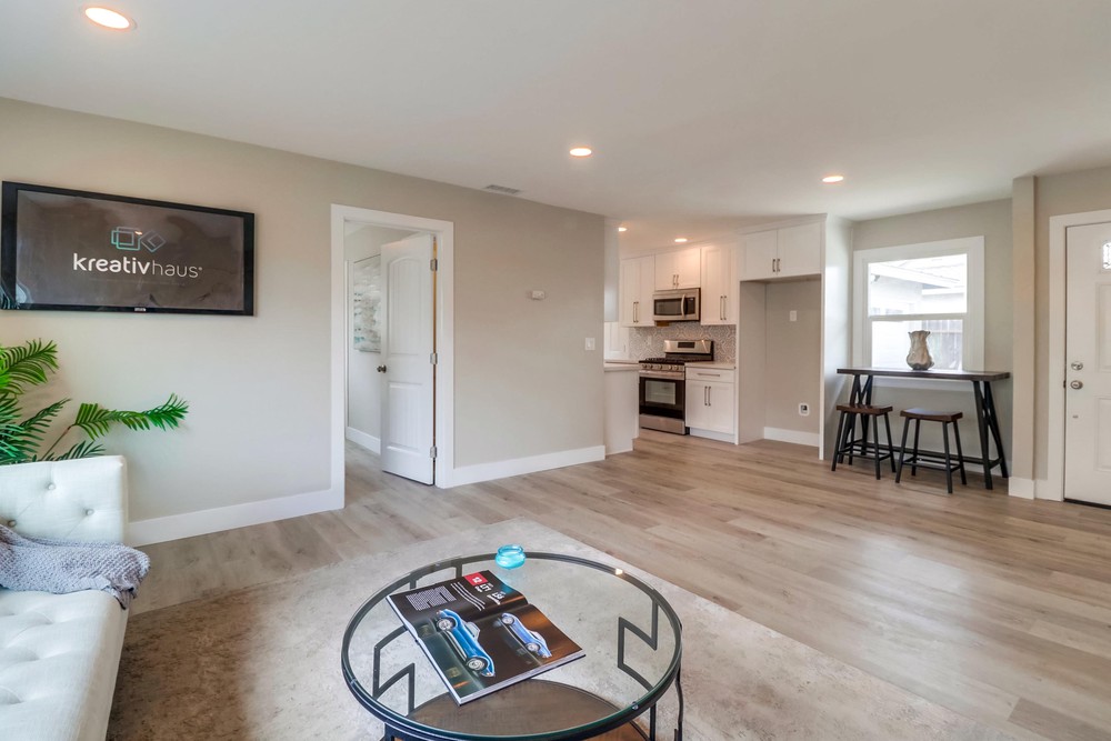 Virtual tour photo 11 of 40 for 7779 Shadyglade Ln