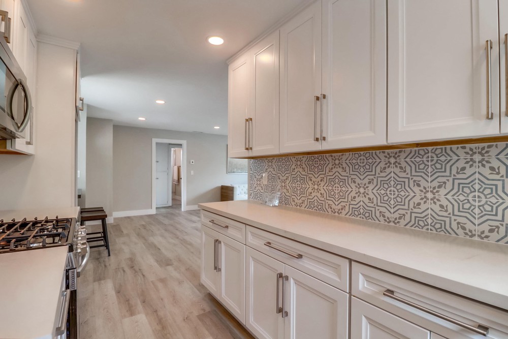 Virtual tour photo 17 of 40 for 7779 Shadyglade Ln