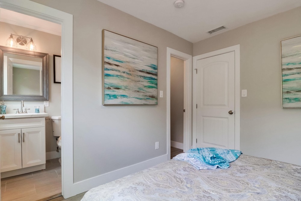 Virtual tour photo 21 of 40 for 7779 Shadyglade Ln