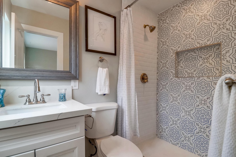 Virtual tour photo 22 of 40 for 7779 Shadyglade Ln