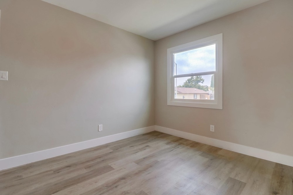 Virtual tour photo 25 of 40 for 7779 Shadyglade Ln