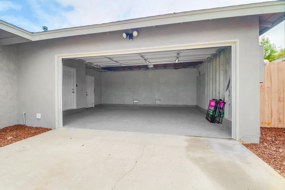 Virtual tour photo 33 of 40 for 7779 Shadyglade Ln