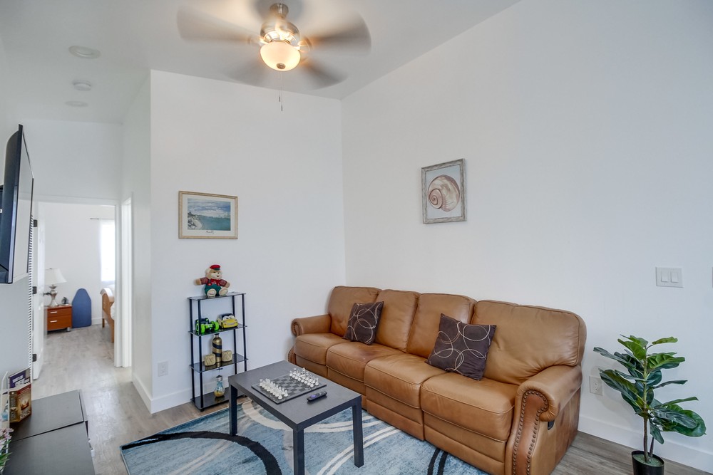 Virtual tour photo 10 of 38 for 780 71st St