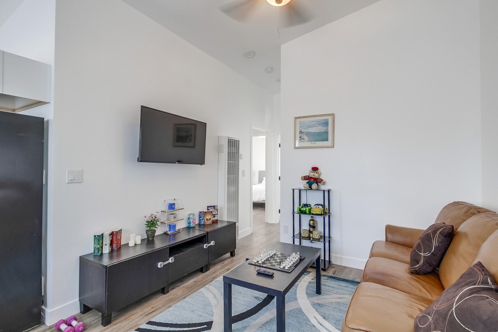 Virtual tour photo 11 of 38 for 780 71st St