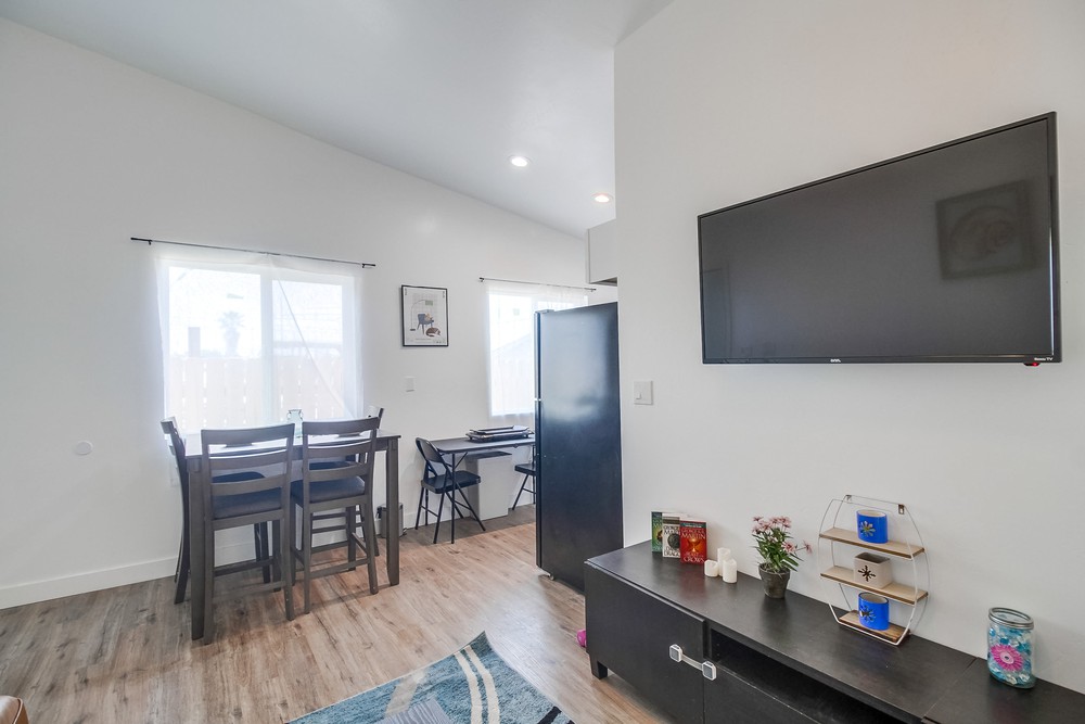 Virtual tour photo 13 of 38 for 780 71st St
