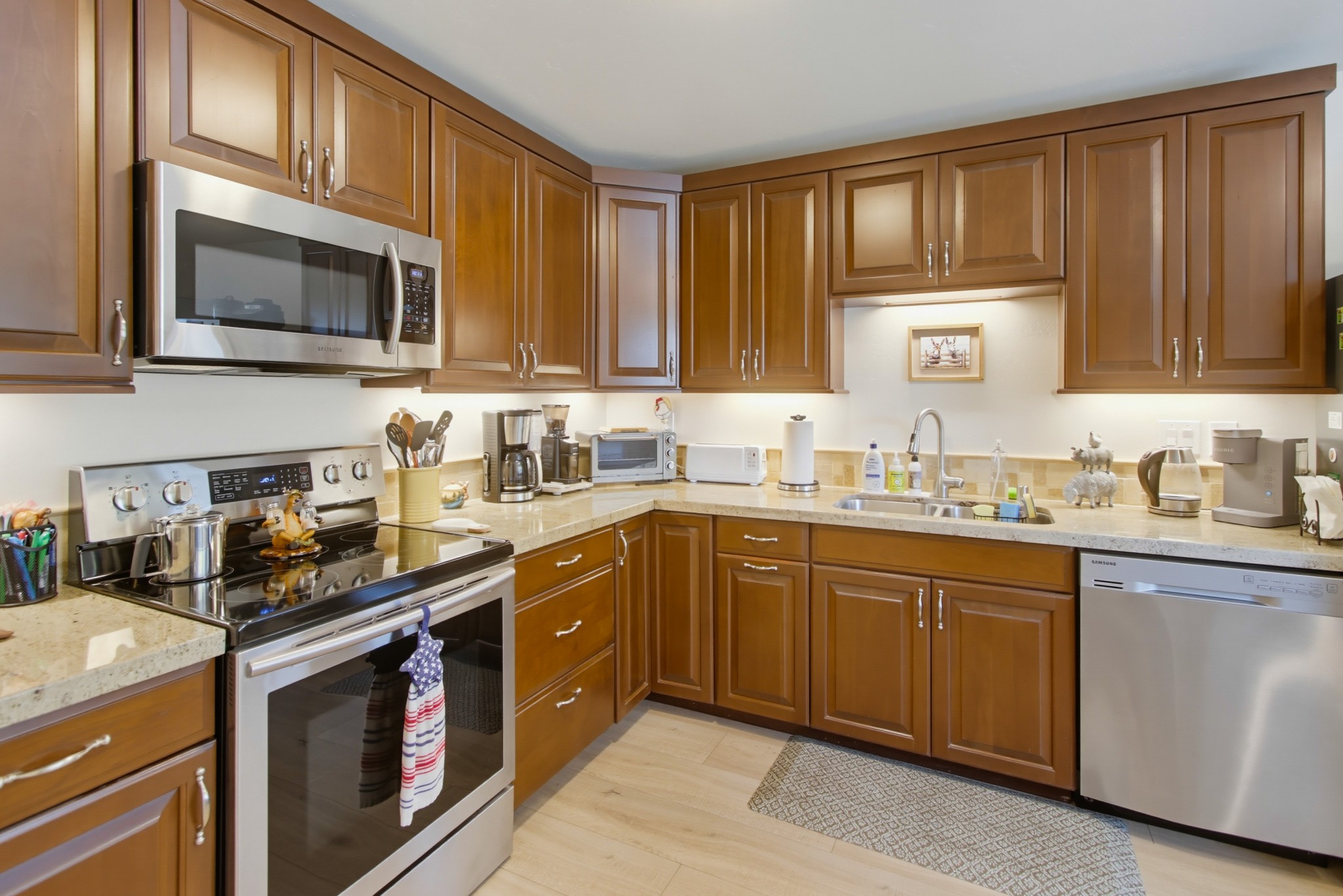 Virtual tour photo 10 of 44 for 780 Ballantyne St Unit J