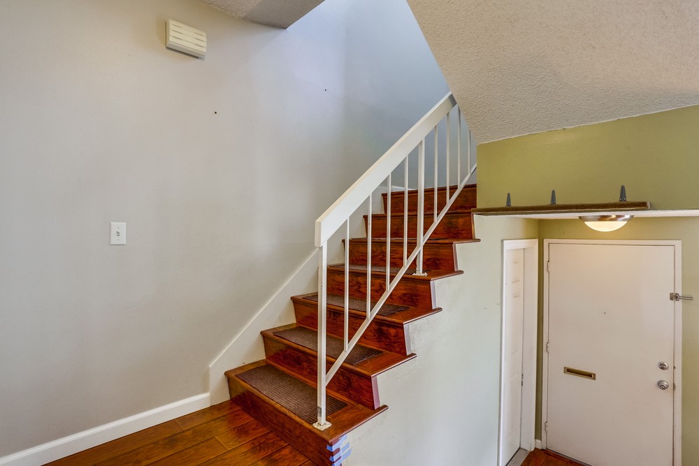 Virtual tour photo 19 of 34 for 7807 Hummingbird Ln