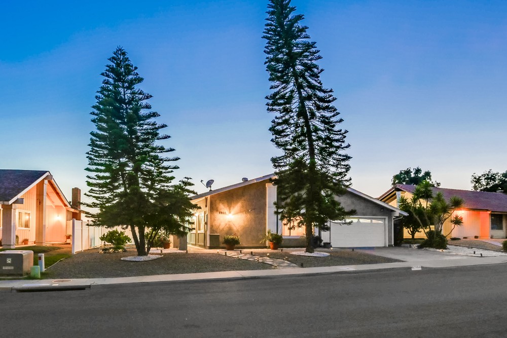 Virtual tour photo 7 of 50 for 7808 Hillandale Dr