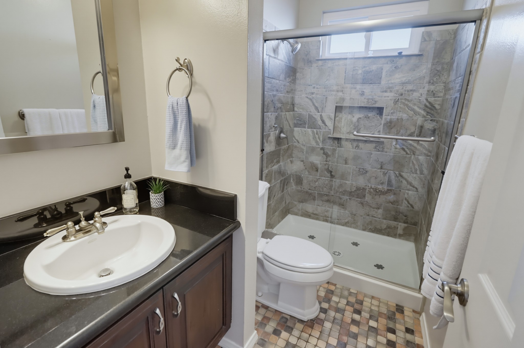 Virtual tour photo 27 of 95 for 7832 Forrestal Rd