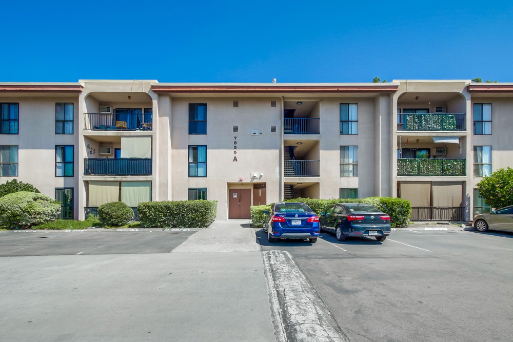 Virtual tour photo 3 of 35 for 7855 Cowles Mountain Ct UNIT A3