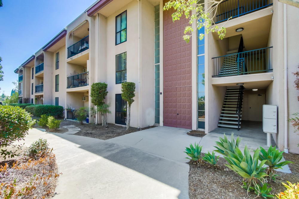 Virtual tour photo 5 of 35 for 7855 Cowles Mountain Ct UNIT A3