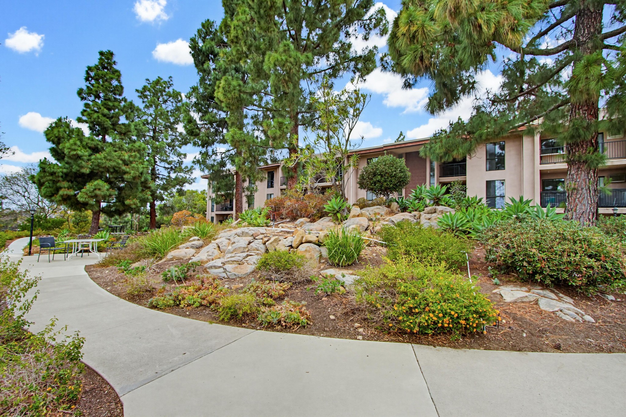 Virtual tour photo 1 of 31 for 7858 Cowles Mountain Ct