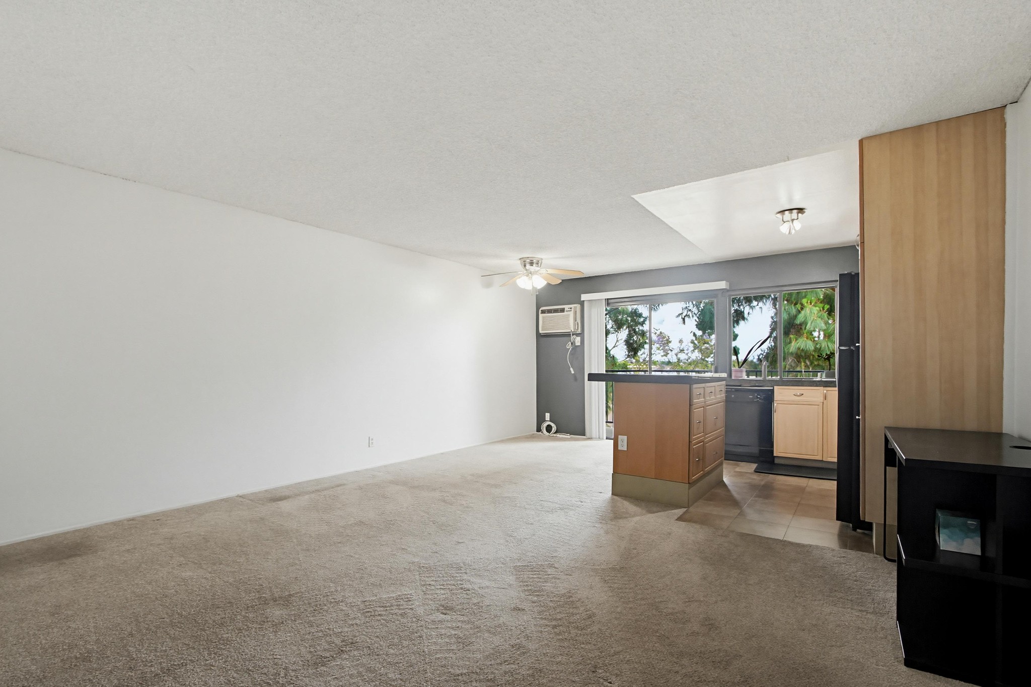 Virtual tour photo 7 of 31 for 7858 Cowles Mountain Ct