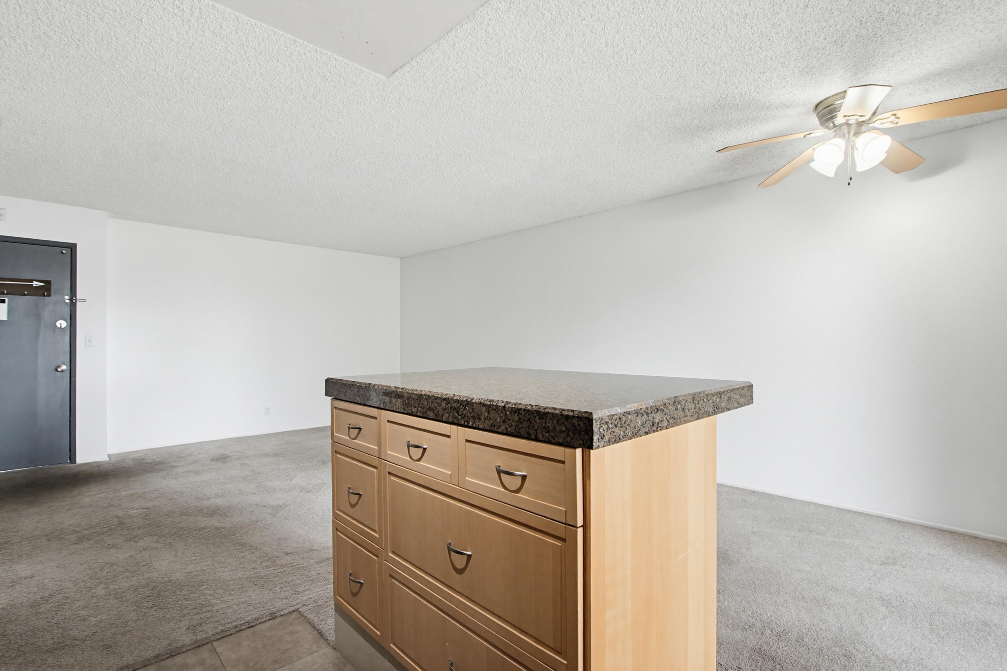 Virtual tour photo 14 of 31 for 7858 Cowles Mountain Ct