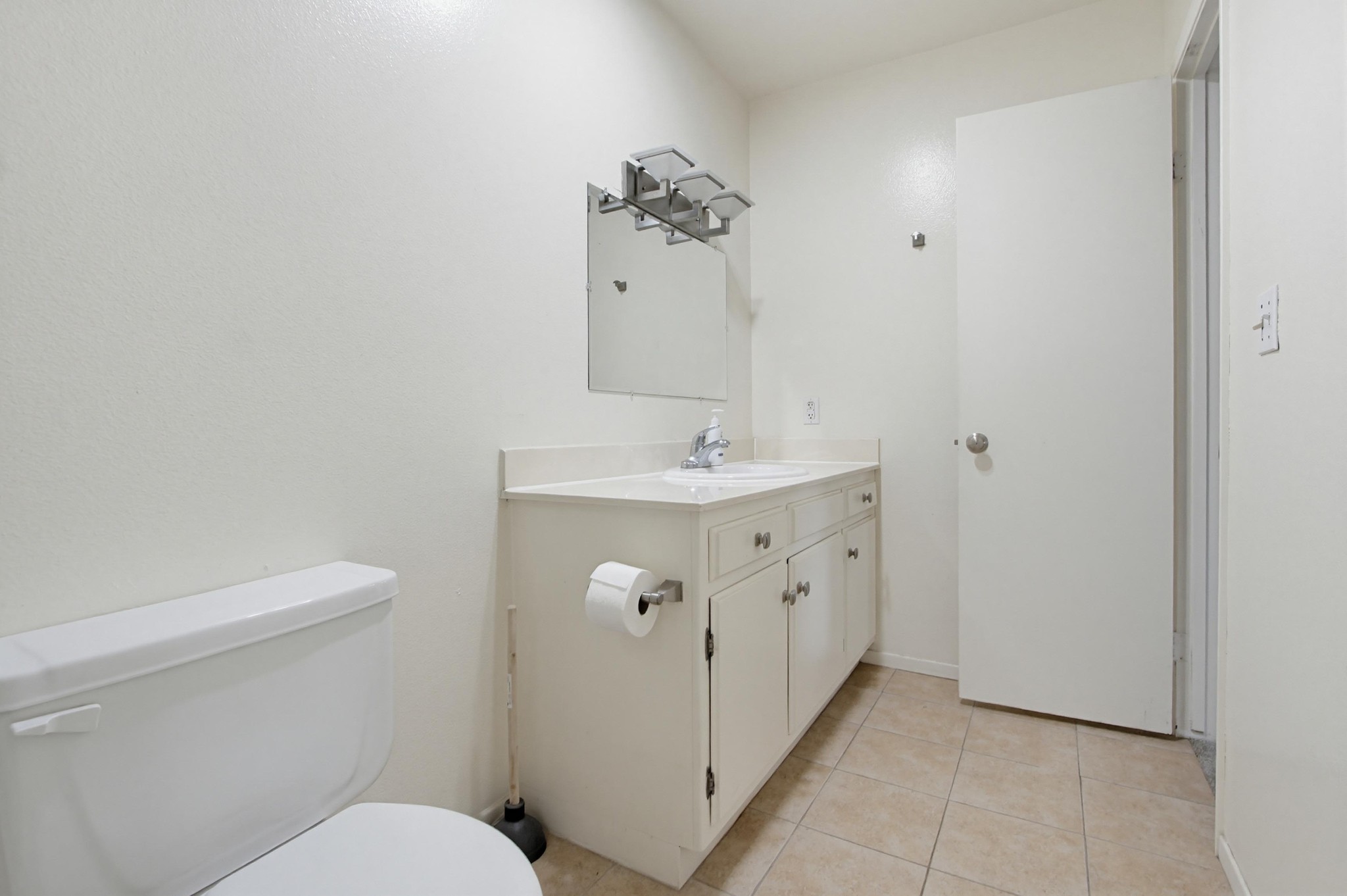 Virtual tour photo 24 of 31 for 7858 Cowles Mountain Ct