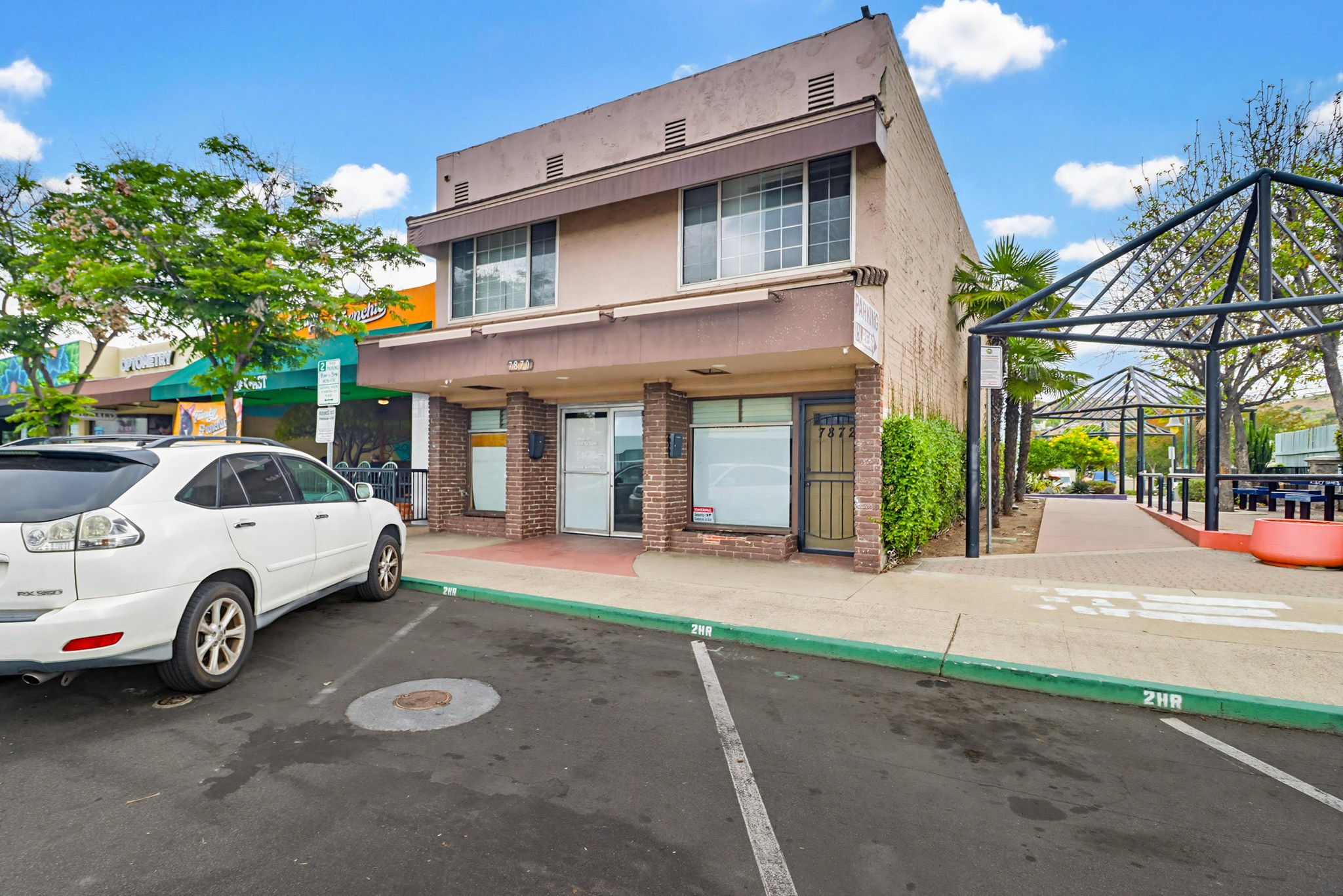 Virtual tour photo 1 of 39 for 7870 Broadway