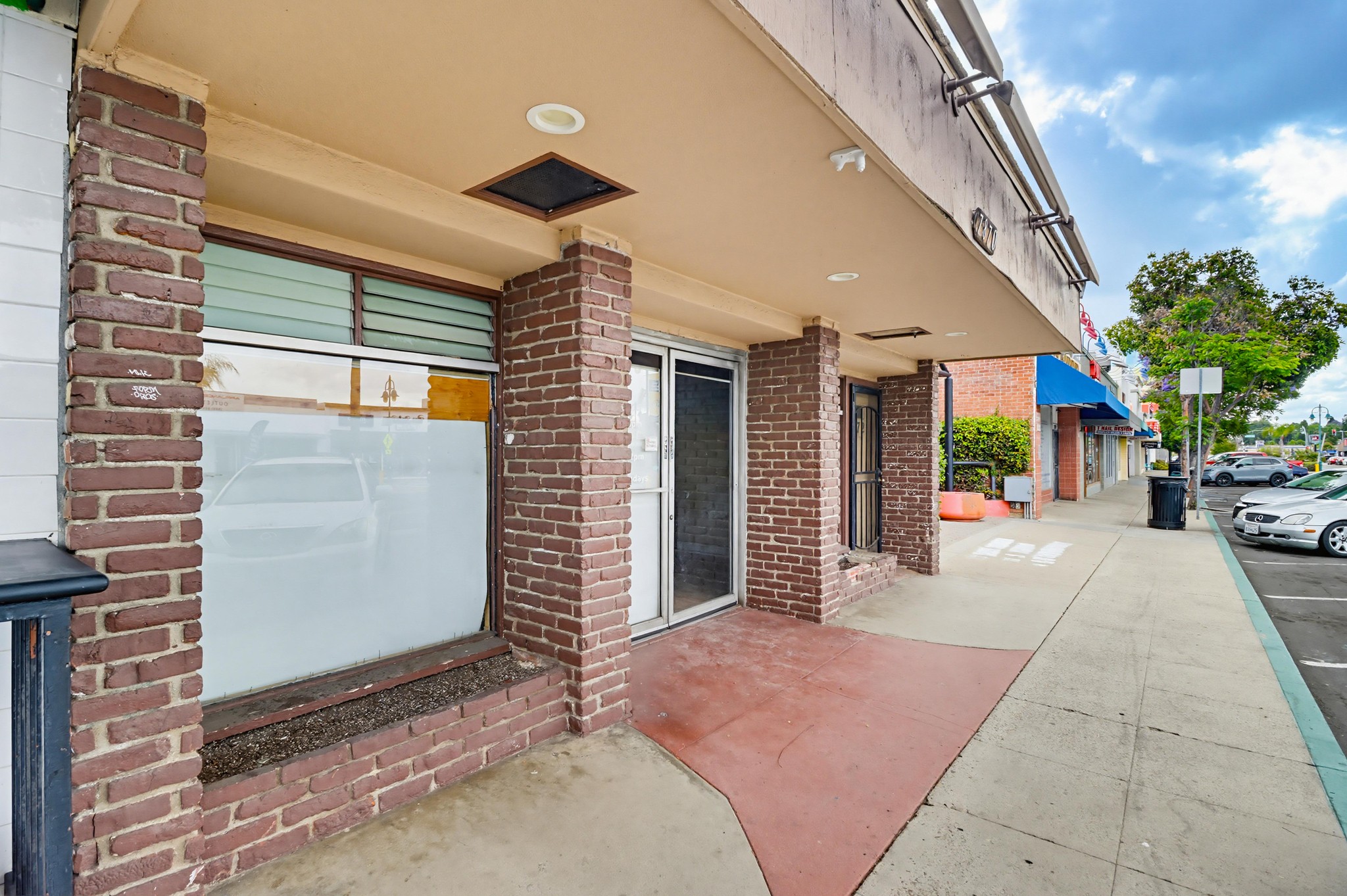 Virtual tour photo 5 of 39 for 7870 Broadway