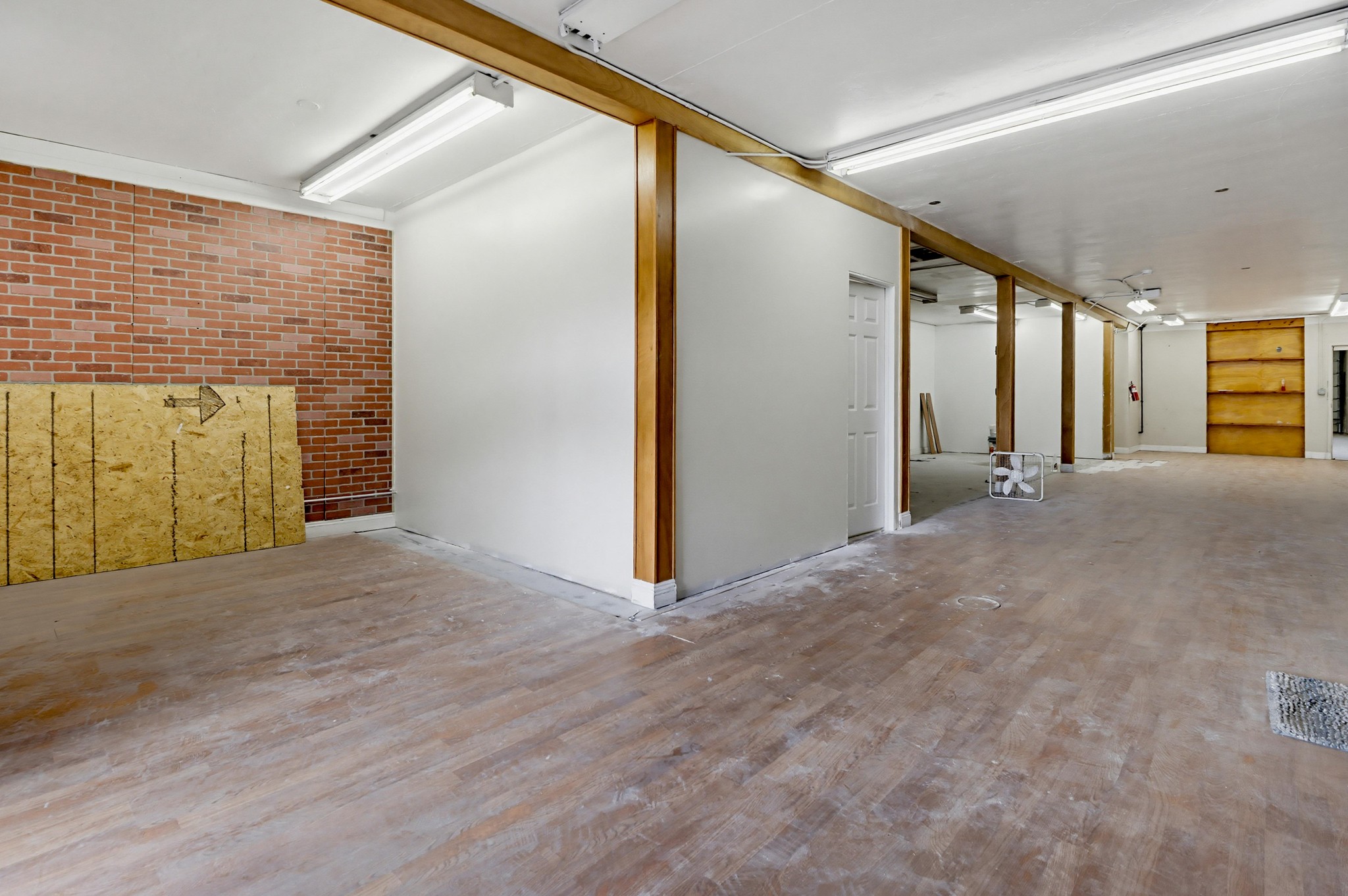 Virtual tour photo 6 of 39 for 7870 Broadway