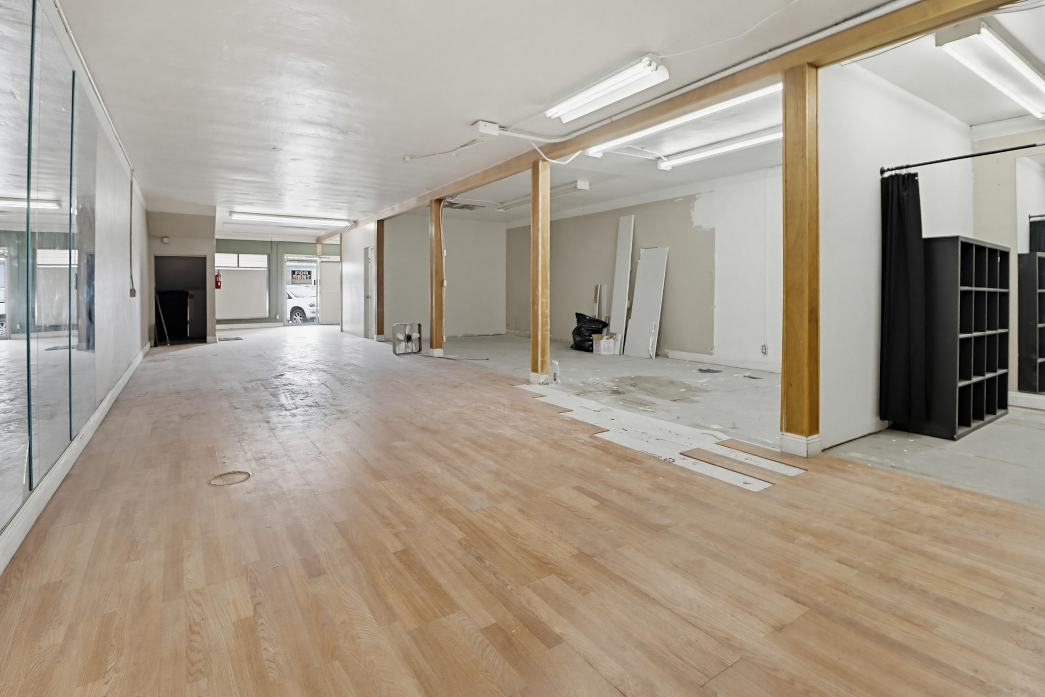 Virtual tour photo 9 of 39 for 7870 Broadway