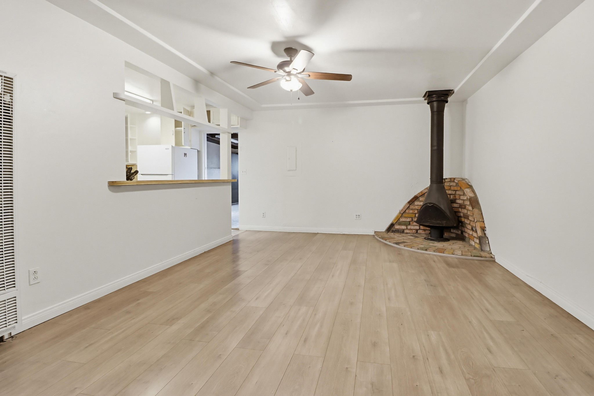 Virtual tour photo 12 of 39 for 7870 Broadway