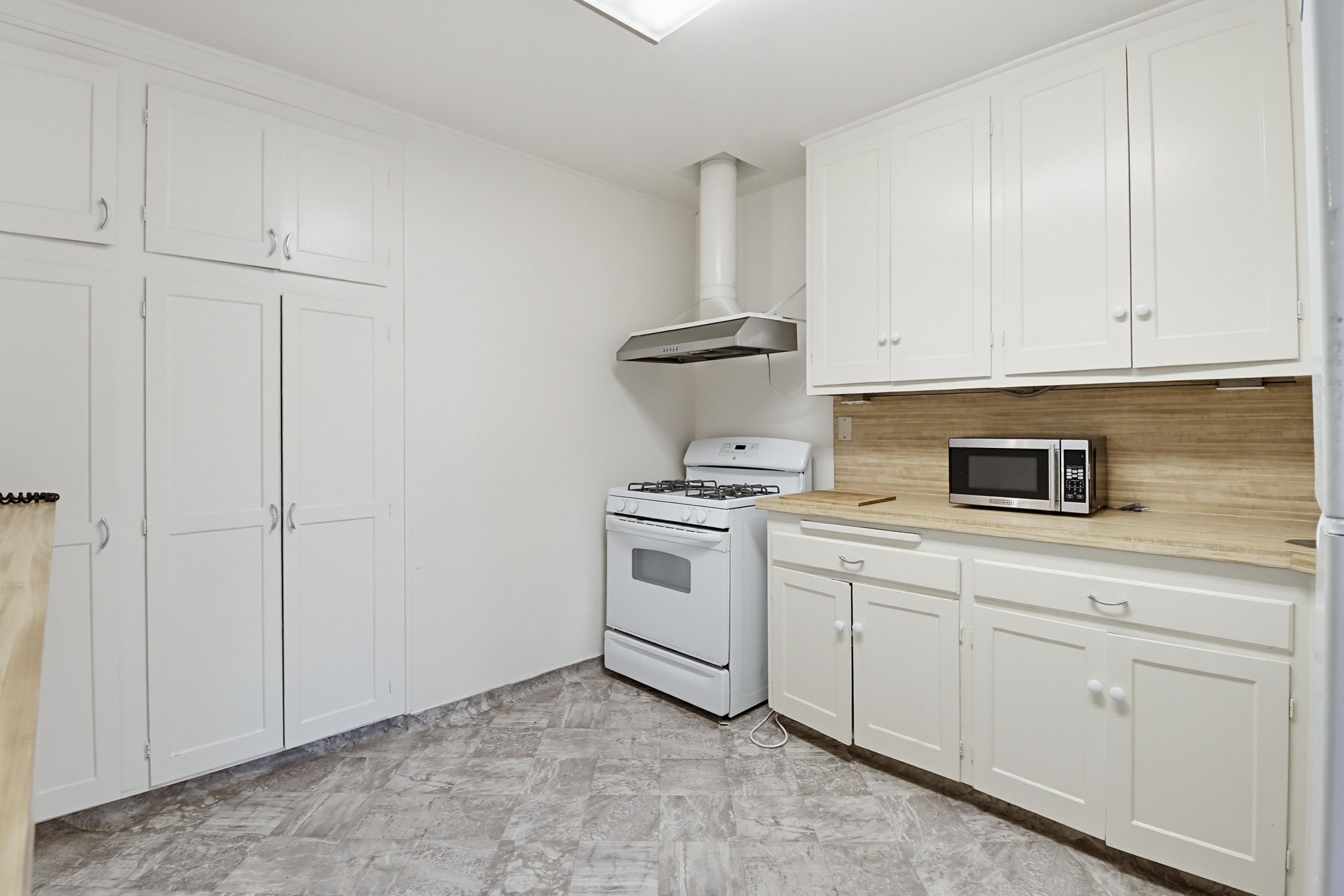 Virtual tour photo 20 of 39 for 7870 Broadway