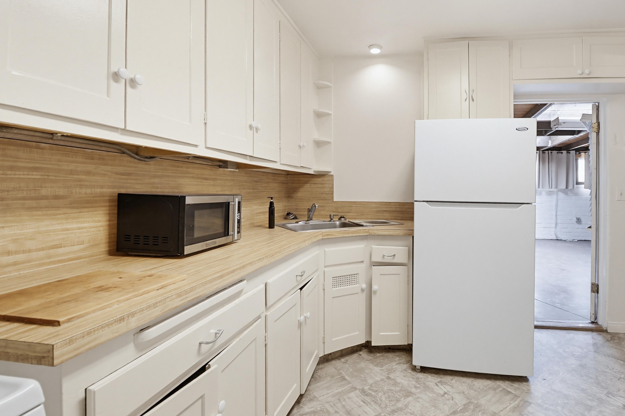 Virtual tour photo 22 of 39 for 7870 Broadway