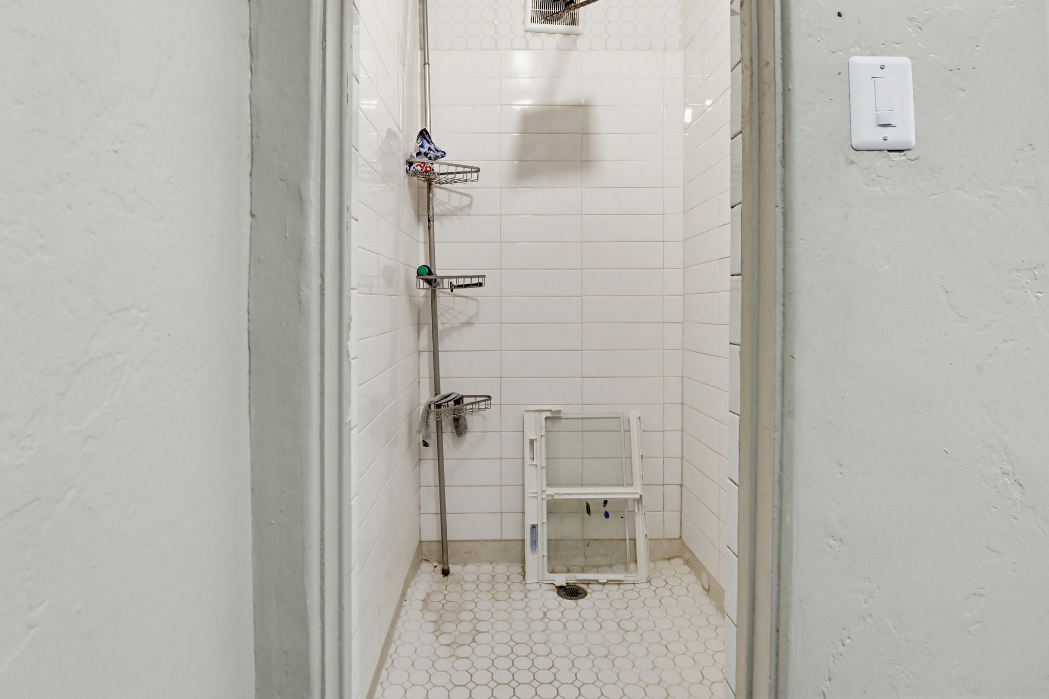 Virtual tour photo 27 of 39 for 7870 Broadway