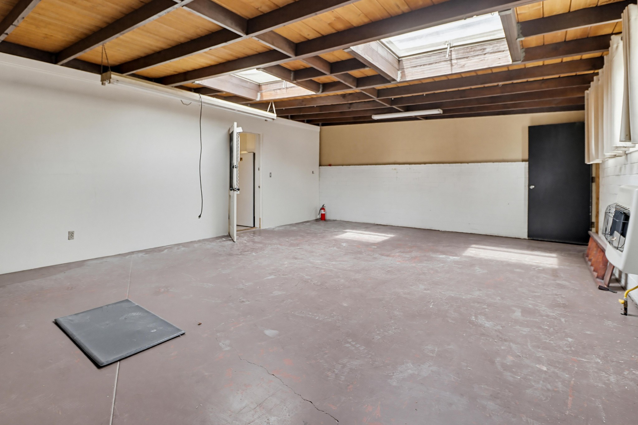 Virtual tour photo 30 of 39 for 7870 Broadway