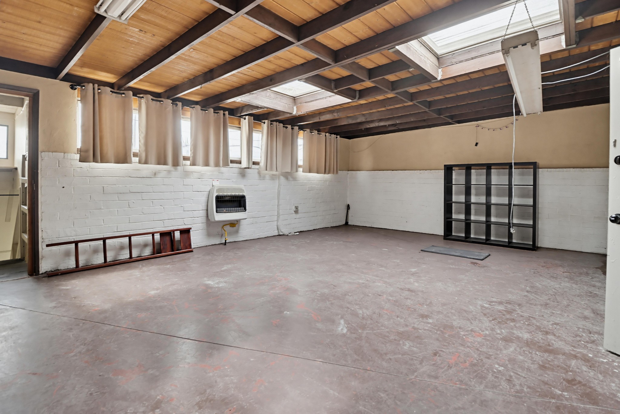 Virtual tour photo 31 of 39 for 7870 Broadway