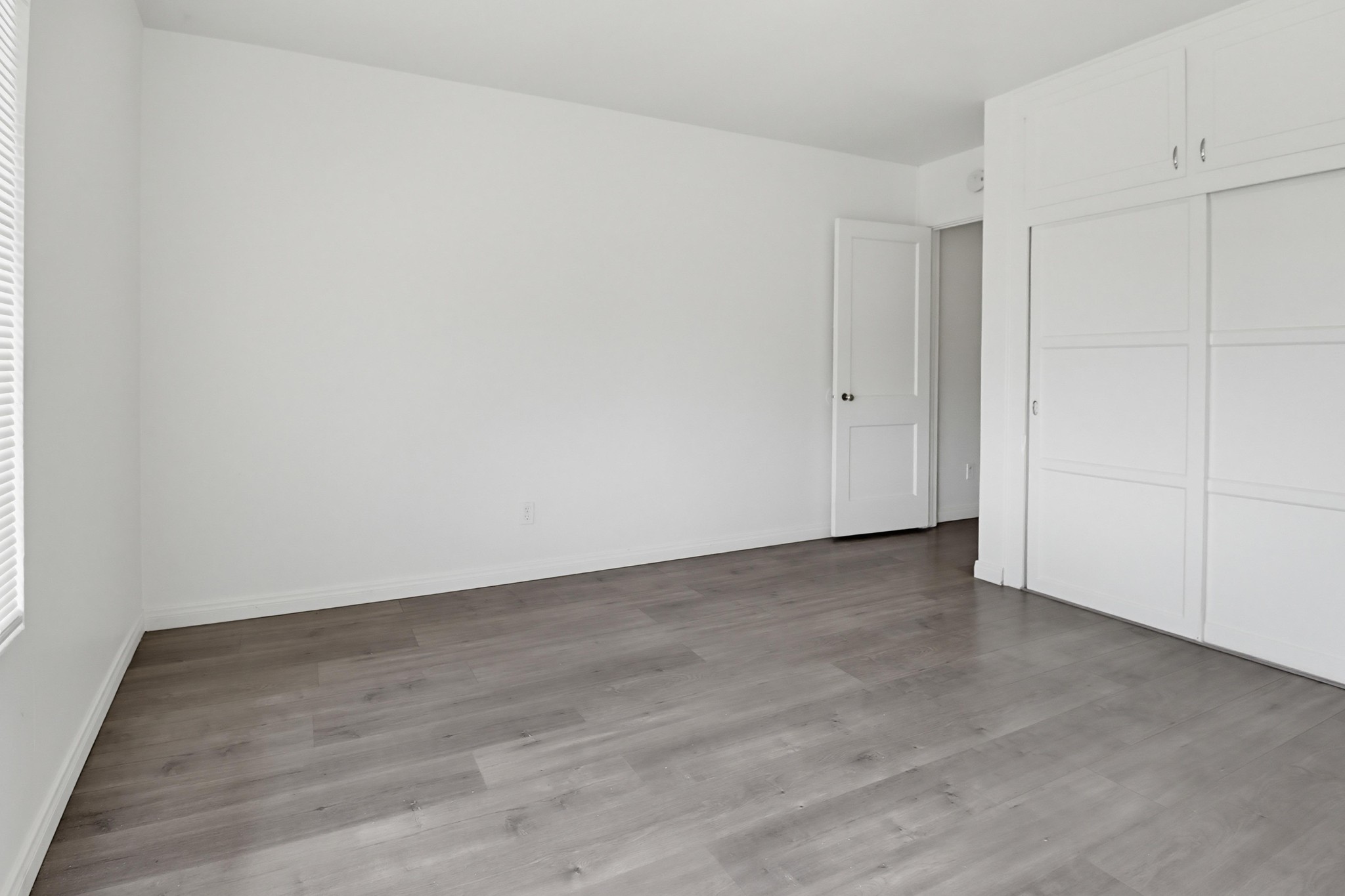 Virtual tour photo 35 of 39 for 7870 Broadway