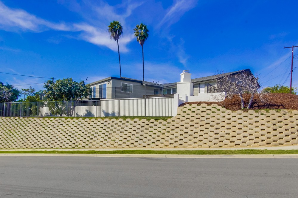Virtual tour photo 3 of 61 for 7871 Compass Lake Dr