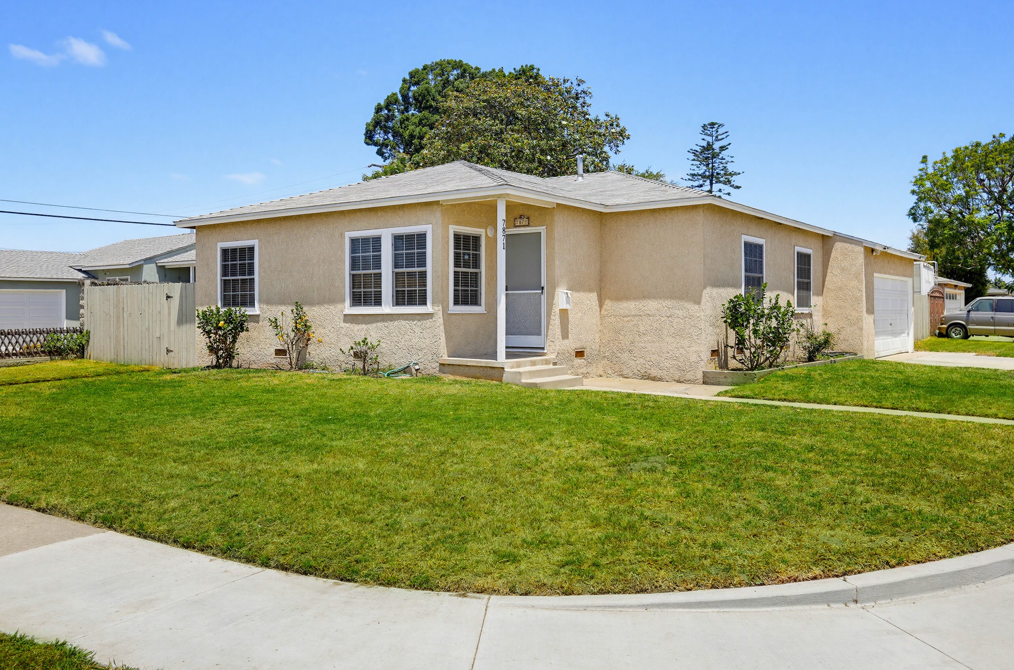 Virtual tour photo 4 of 58 for 7871 Darwin Ave