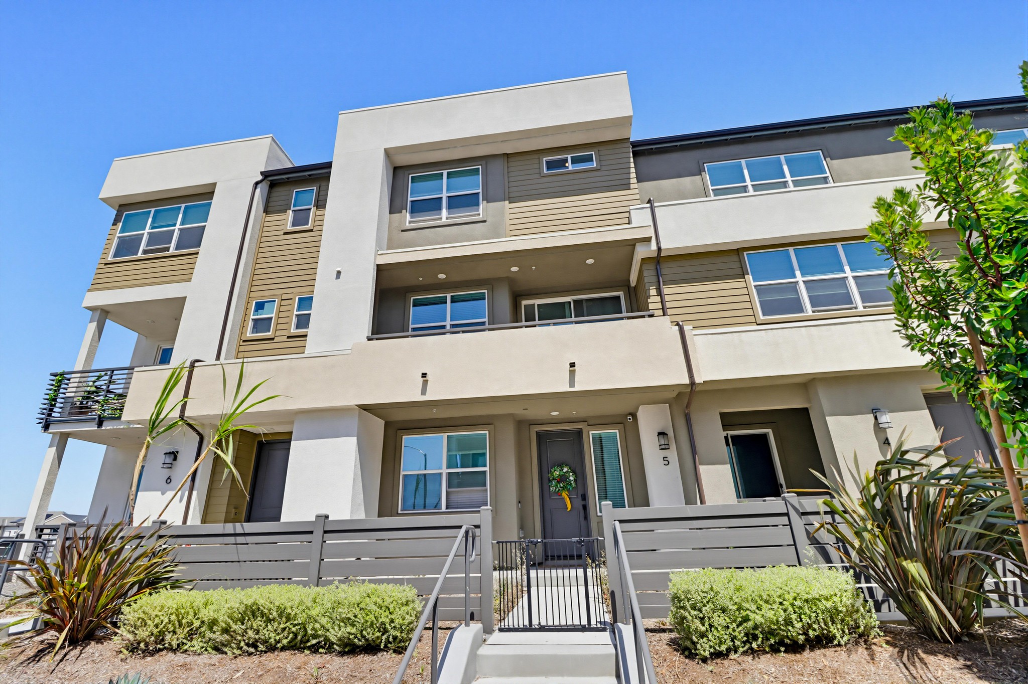 Virtual tour photo 3 of 45 for 789 Vada St #5