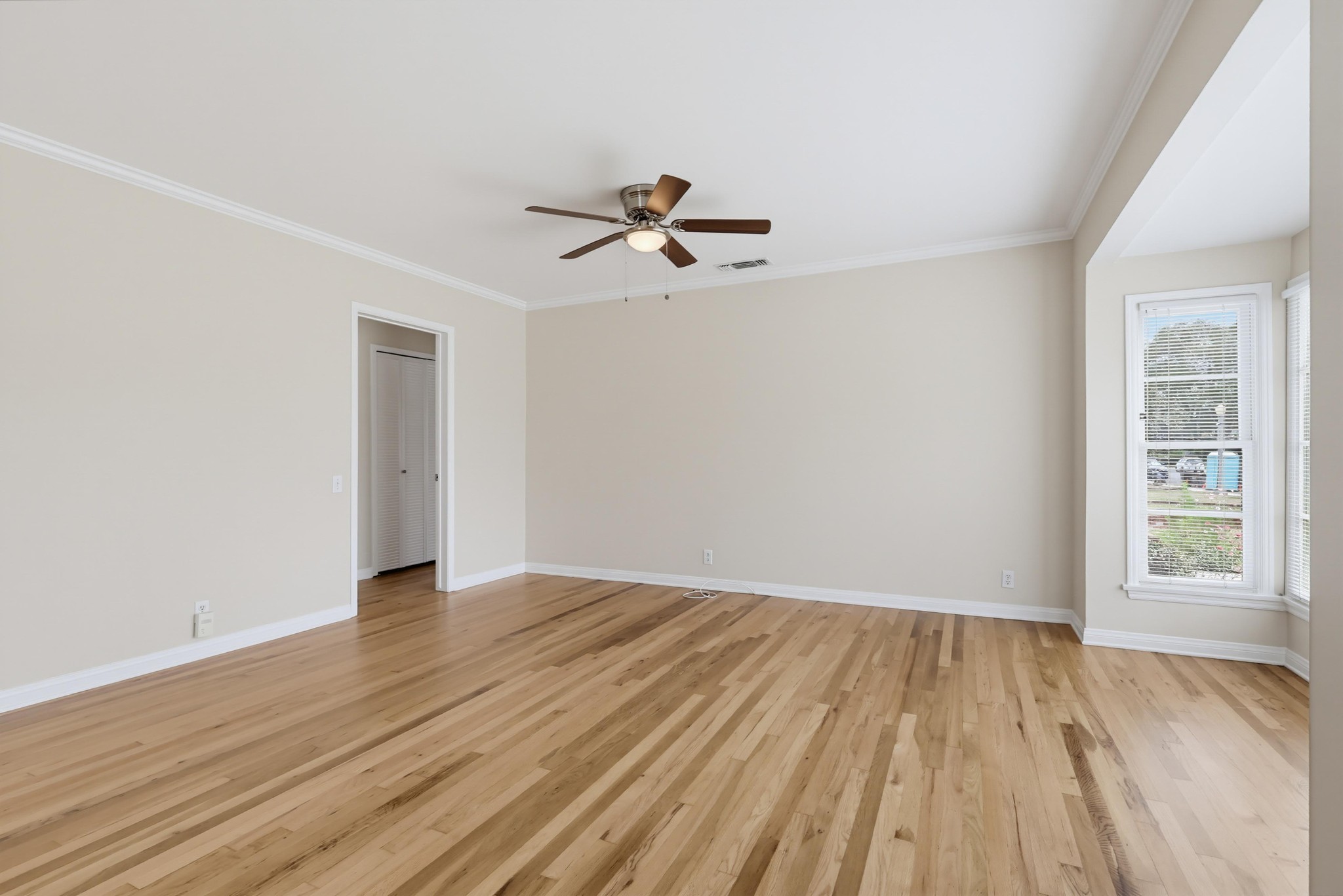 Virtual tour photo 7 of 62 for 7900 Westlawn Ave